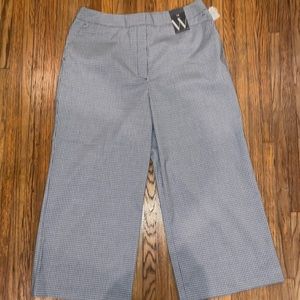 Adorable navy/lavender plaid Worthington cropped dress pants